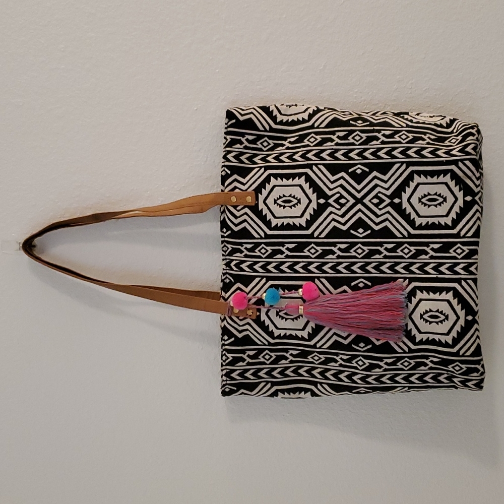 AZTEC Print Tote